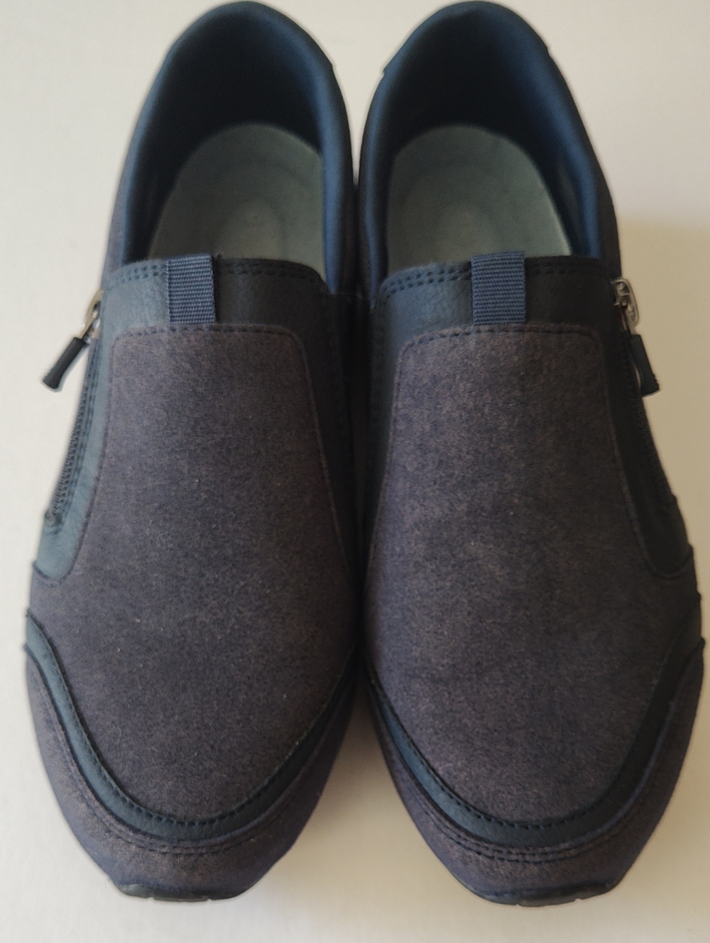 Easy Spirit Women's Dark Blue Zip-On Flats Size 7.5 M
